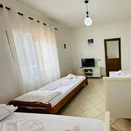 Ema's Hotel Orikum